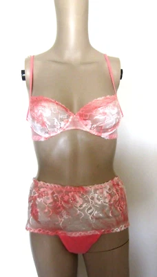 Conjunto de sujetador y tanga de encaje coral LA PERLA OCCHI VERDI talla 12 Foto 1 de 4