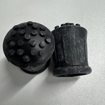 PACK DE 2 FÉRULAS PARA BASTONES. GOMA DE ALTA RESISTENCIA 7/8 pulgadas 22 mm pos libre Foto 1 de 4