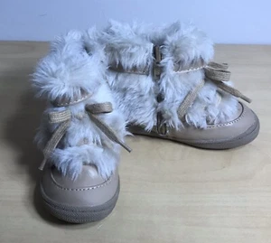 Genuine Kids Oshkosh Girls Madi Fashion Size 4 Tan Boots - Picture 1 of 8