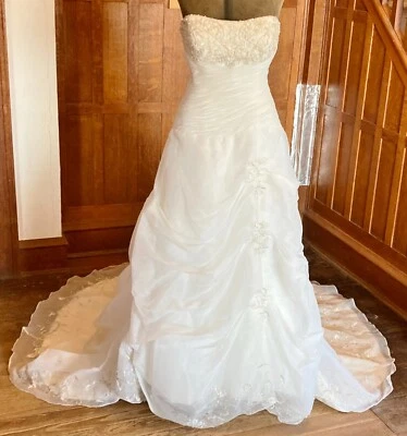 EUC Cassidy Sara Snow White Strapless Corset Back Laceup Beaded Wedding Gown 6 - Image 1 of 4