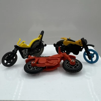 Лот из 3 винтажных литых игрушечных мотоциклетных автомобилей 1980-х? Гонконг пластик и металл 3"" - Изображение 1 из 4