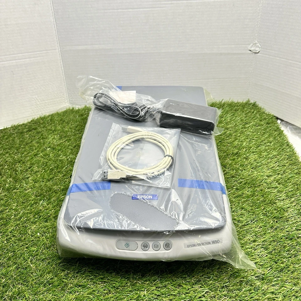 Epson Perfection 1650 Scanner Photo/Negative/Slide/Film/35mm/4x5 - Image 1 of 4