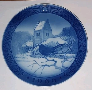1966 Royal Copenhagen Christmas Plate "Blackbird" Kai Lange Denmark - Picture 1 of 2
