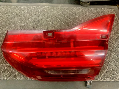 2016-2019 BMW 750i XDRIVE G12 REAR RIGHT PASSENGER SIDE INNER TAILLIGHT LAMP OEM - Image 1 of 4