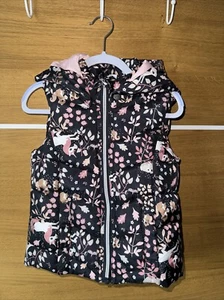Girls Sleeveless Puffa Jacket With Detachable Hood 2-4 Years - Picture 1 of 5