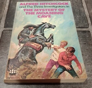 Alfred Hitchcock Three Investigators Mystery Of Moaning Cave 1972 UK Armada - Picture 1 of 3