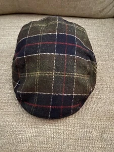 Men’s Barbour Flat Cap In Classic Wool Tartan Sz 7&5/8ths - Picture 1 of 4