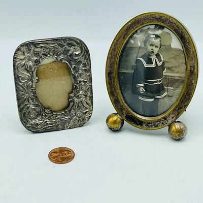 2 marcos de tocador vintage ovalados Cottagecore ovalados plateados sobre latón y plata ornamentados Foto 1 de 4