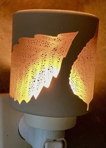 Scentsy Autumn Leaves Nightlight Wax Warmer Fall Copper Leaf Skeleton Retired - Picture 1 of 11