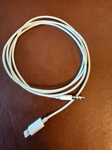 Apple Lightning to 3.5mm Audio Jack Cable 1.2m MXK22AM/A White - Photo 1 sur 2