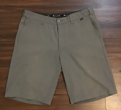 Travis Mathew gray chino adjustable waist casual golf shorts 34 Adult Large - Image 1 of 4