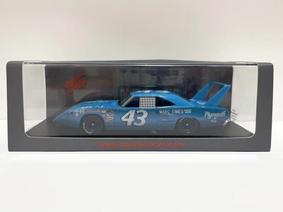 SPARK 1/43 Plymouth Superbird 1970 #43 Winner Riverside 400 Richard Petty Diecas - Immagine 1 di 4