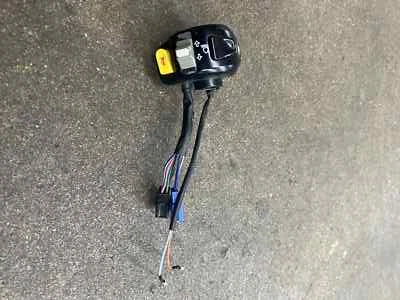 GENUINO ROUGHHOUSE 50 SCOOTER CONTROL IZQUIERDO CONJUNTO Foto 1 de 4