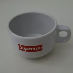 Taza De Cerámica Blanca FW14 Supreme Con Logo Rojo En Caja Muy Rara Accesorio - Imagen 1 de 8