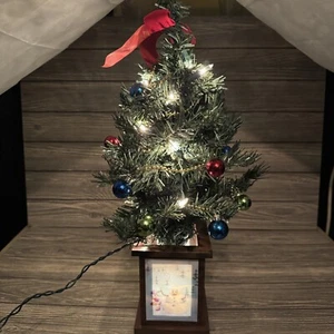 Disney Mickey Mouse And Friends 3-D Light Up Base Christmas Tree 22in High - Picture 1 of 24