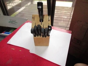 Nice Wood Knife Block/Holder 12 Slot w 8 Knives - Picture 1 of 4