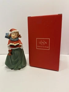 Figura de niña Lenox Carolers americana por diseño - Imagen 1 de 8