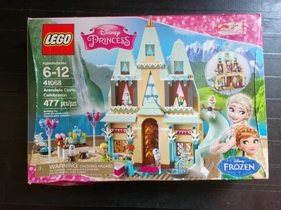LEGO Disney: Celebración del Castillo de Arendelle (41068) Foto 1 de 4