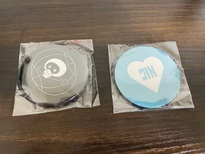 Juego de 2 insignias de prendedor de juguete cápsula limitada BTS Jin RUNSEOKJIN Japón Foto 1 de 2