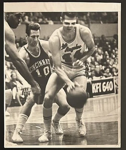 c. 1965-66 Darryl Norenberg Photo Type 1-Los Angeles Lakers Jerry West - Picture 1 of 2