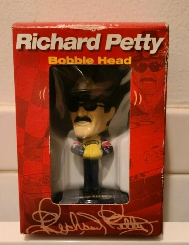 North Carolina Speedway #43 Richard Petty mini bobble head in box Pop Secret Cover