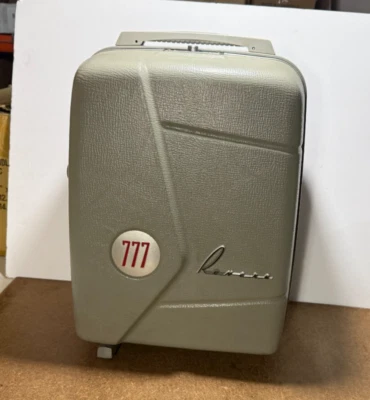 1950-е Винтажный Revere 8 мм Модель 777 Пленочный Проектор с Оригинальным Чехлом ПРОВЕРЕНО РАБОТАЕТ - Изображение 1 из 4