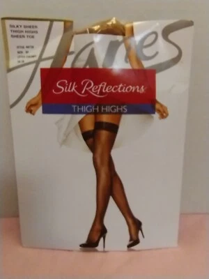 Top de encaje Hanes Silk Reflections sedoso hasta los muslos punta transparente color claro talla EF Foto 1 de 2