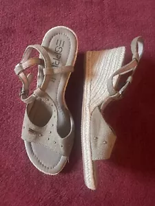 Pantolette mit Keilabsatz von Esprit, 40, olivgrün, Neu - Bild 1 von 2