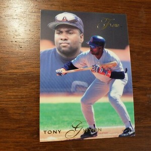1993 Flair #133 Tony Gwynn Team: San Diego Padres