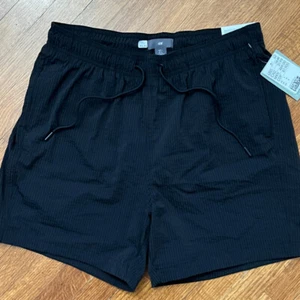H M Shorts Men L Black Striped Seersucker Mesh Lined Swim Trunks NWT - Picture 1 of 18
