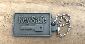 Vintage Metal Key Fob: Key Safe Nashville TN; Nice Key Image Logo - Picture 1 of 2