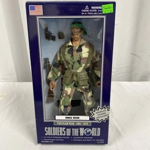 NEW Soldiers of the World Jungle Recon Vietnam War with stand! - Picture 1 of 2