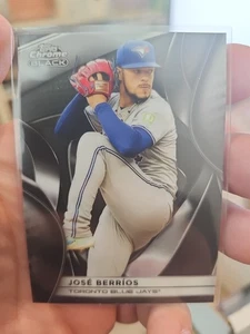 2025 Topps Chrome Black - José Berríos #82 - Picture 1 of 2