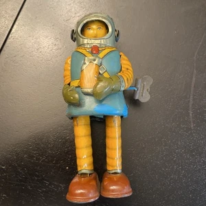 Haji Japan Lithographie Blech Space Man Wind Up 1950er Spielzeug Roboter Actionfigur funktioniert - Bild 1 von 7