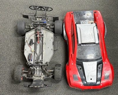 Traxxas Slash 2wd VXL 1/10 Scale w/ Brushless Motor, ESC, and Steering Servo - Image 1 of 4
