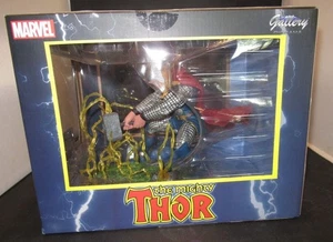 Diamond Select: The Mighty Thor PVC Diorama Sculpture Figurine, Marvel Studios - Picture 1 of 4