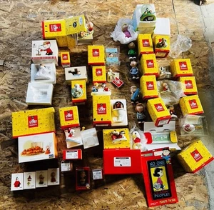 Grande lotto di 2000 statuine Hallmark Peanuts Gallery, ornamenti, globo di neve, ecc - Foto 1 di 12