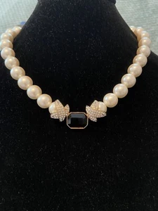 Vintage Faux Pearls Gold Toned Marvella Necklace With Faux Sapphire + Rhinestone - Picture 1 of 11