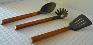 Pampered Chef ~NEW~ SILICONE & WOOD UTENSIL SET - Makes a Great Cook's Gift! - Picture 1 of 4