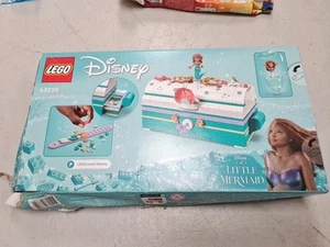 LEGO Disney Princess: Arielles Schatztruhe (43229) - Neu - Karton beschädigt - Bild 1 von 3
