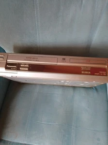 PANASONIC COMBI PLAYER - Picture 1 of 9
