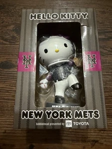 New York Mets SGA 2025 Hello Kitty City Connect Bobblehead - Picture 1 of 5
