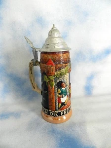 Cerveza alemana Stein vintage con tapa 1 litro como nueva escena de taberna traviesa - Imagen 1 de 11