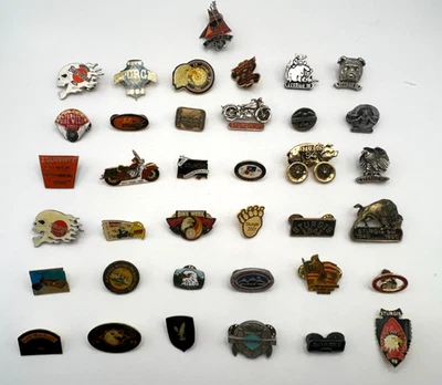 Sturgis, S.D.  Lote de 37 prendedores relacionados con rallyes y motocicletas de 1983-2001 Foto 1 de 4