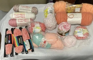 Vintage LOT Of 14 Units Yarn Mixed Brands Red Heart, Bernat, Caron, Rochelle ++ - Picture 1 of 12
