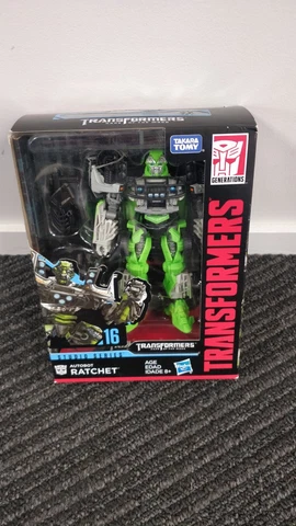 Transformers Studio Series 16 Ratchet - Deluxe class, Sealed MISB Cover