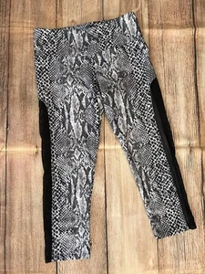 Onzie Hot Yoga Leggings Crops Capri Sz XS Animal Print Snake Mesh Sides EUC - Picture 1 of 8