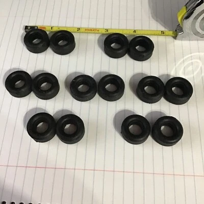 DE COLECCIÓN 7 PARES DE NEUMÁTICOS TRASEROS DE CARRERAS GROUP RIGGEN / GOODYEAR / ESCALA 1/32 / ¡NOS!!!! Foto 1 de 4