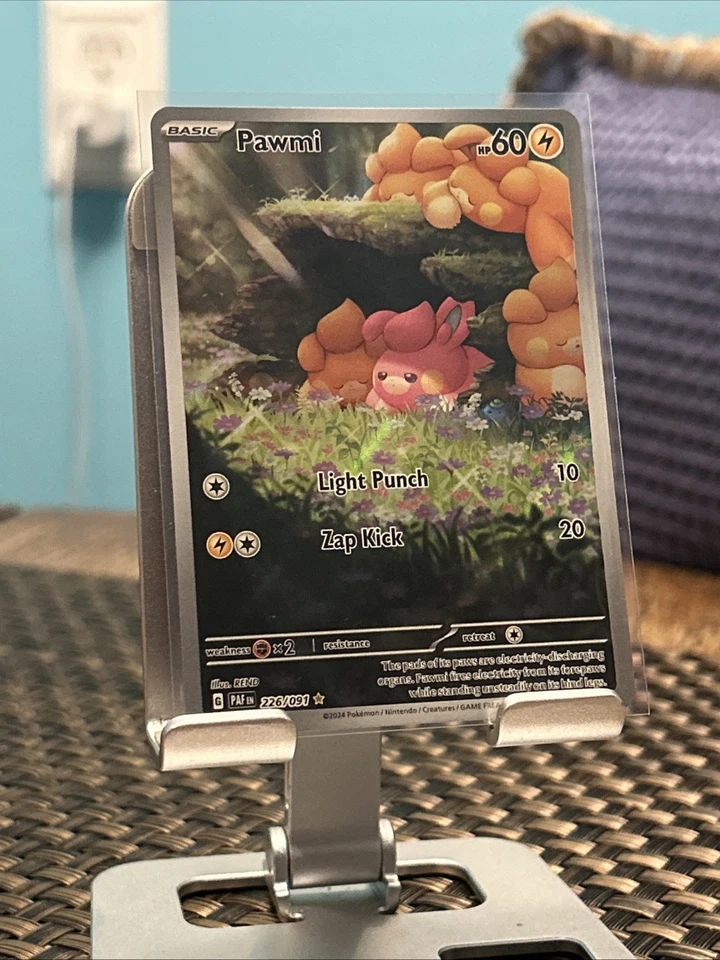 Pawmi 226/091 ILLUS 罕见 HOLO - Paldean Fates - Pokemon TCG 卡 - 近乎完好/完好 — 第 1/1 张图片