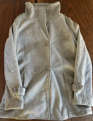 Charlotte Russe 校园外套 浅灰色。 尺寸:中   — 第 1/4 张图片